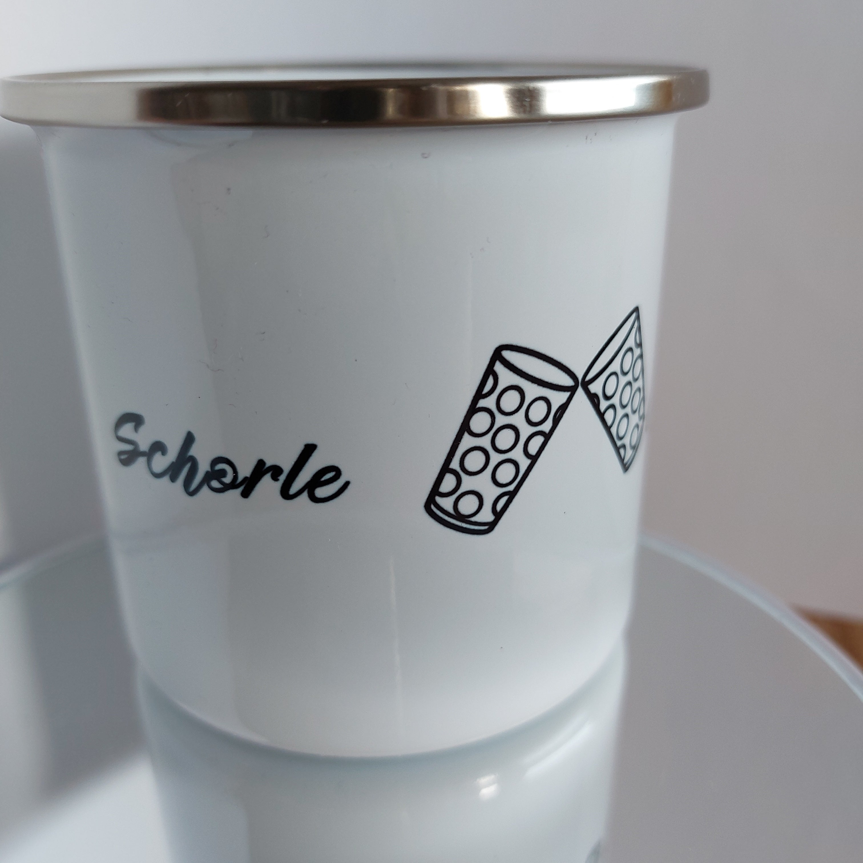 Emaille Tasse "Schorle gibt's später"